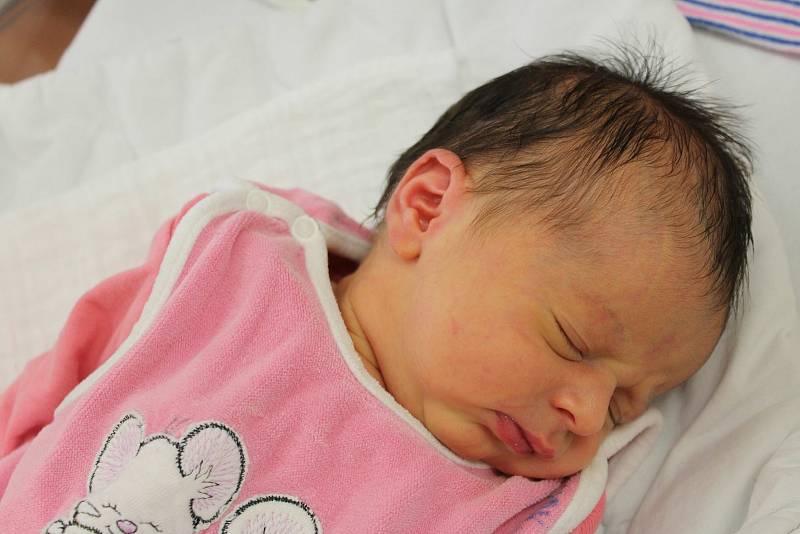 Natálie Kováříková ze Švihova se narodila v klatovské porodnici 18. října v 5:14 hodin rodičům Barboře a Matějovi. Jejich prvorozené miminko vážilo 3070 g a měřilo 52 cm. Pohlaví miminka věděli rodiče dopředu.