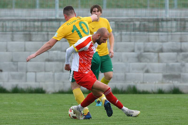 23. kolo KPM: Slavia Vejprnice - START Tlumačov (žlutí).