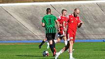 11. kolo divize: Petřín Plzeň (červení) - FC Rokycany 4:0.