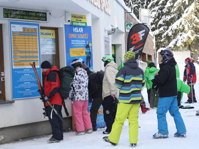 Zahájení lyžařské sezony na Šumavě. Ski areál Špičák 8. 12. 12