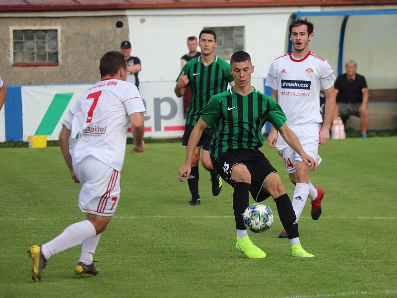 Fotbalový divizní zápas SK Klatovy 1898 (bílí) - FC Rokycany.