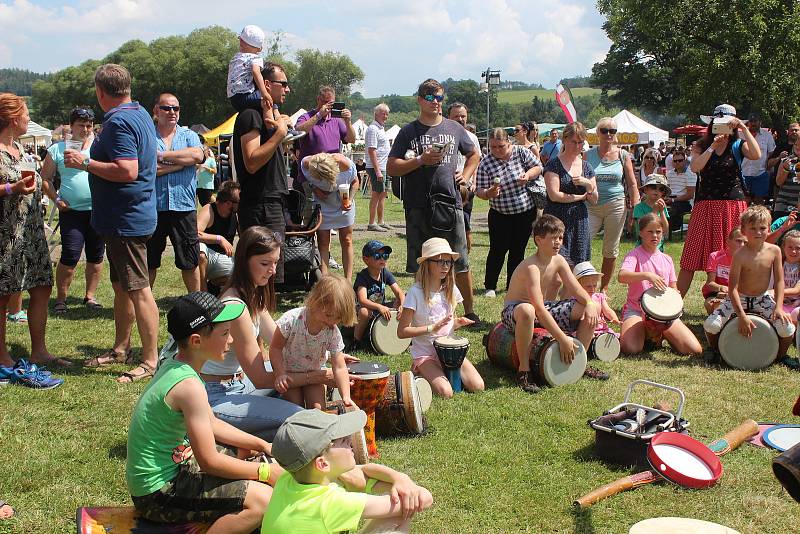 Street food festival na hradě ve Švihově.