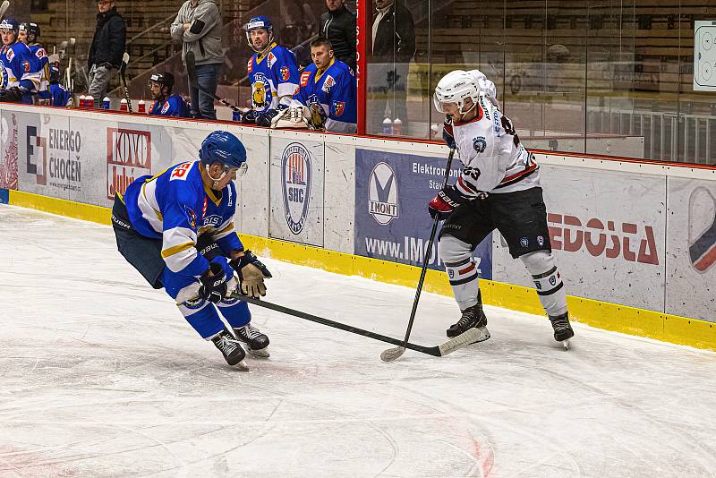 2. liga, skupina Západ (3. kolo): SHC Klatovy (na snímku hokejisté v bílých dresech) - HC Řisuty 6:3 (3:0, 1:1, 2:3).