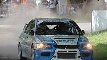 Posádky při předstartovní show a na tratích Rally Agropa