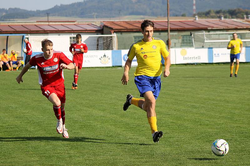 10. kolo FORTUNA divize A: SK Klatovy 1898 (červení) -  SK SENCO Doubravka (žlutí) 2:1 (1:0).