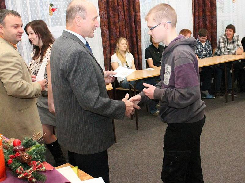 Ocenění úspěšných studentů klatovského gymnázia 2011