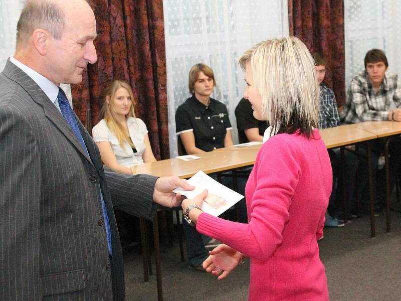 Ocenění úspěšných studentů klatovského gymnázia 2011