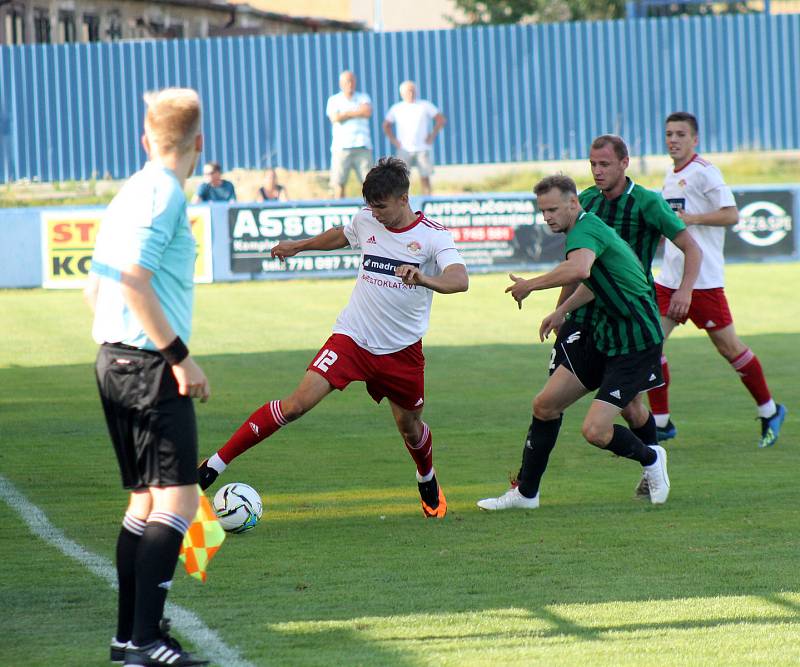 4. kolo divize A: SK Klatovy 1898 - FC Rokycany 2:0 (0:0).