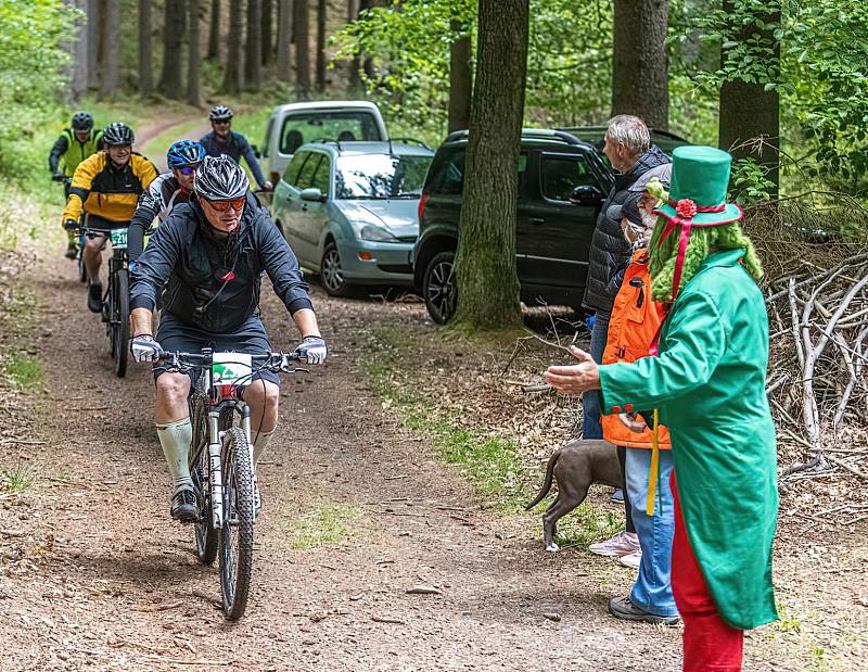 Author Král Šumavy MTB 2022 - přejezd brodu v Nemilkově.