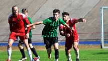 11. kolo divize: Petřín Plzeň (červení) - FC Rokycany 4:0.