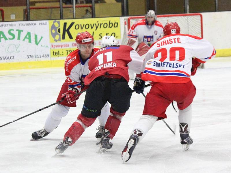 2. liga 2016/2017, osmifinále play-off: SHC Klatovy (červené dresy) - HC Lední Medvědi Pelhřimov 8:3