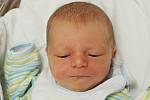 Šimon Nauš z Tajanova (3250 g, 51 cm) se narodil v klatovské porodnici 8. prosince v 8.58 hodin. Rodiče Štěpánka a Martin přivítali svého očekávaného prvorozeného syna společně.