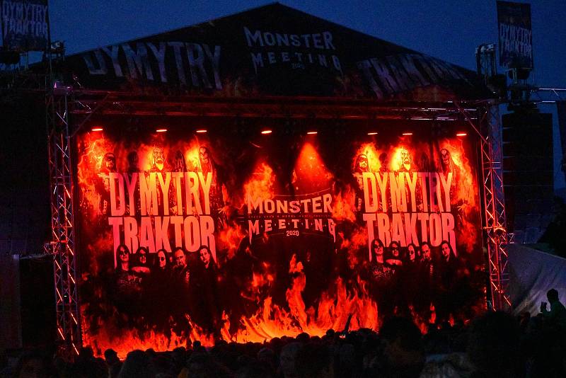 Monster Meeting v Klatovech, na kterém mimo jiné zahrály skupiny Alkehol, Dymytry a Traktor.