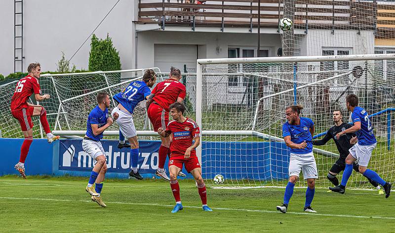 28. kolo FORTUNA divize A: SK Klatovy 1898 - Sokol Lom 3:0 (1:0).