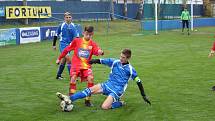 Klatovští dorostenci (na archivním snímku hráči v modrých dresech) porazili Strakonice. Devatenáctka uspěla 3:1, fotbalisté do 17 let dokonce 5:0.