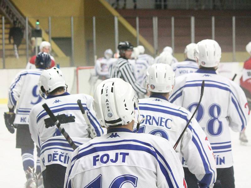 2. liga 2016/2017: SHC Klatovy (červené dresy) - HC Děčín 1:4