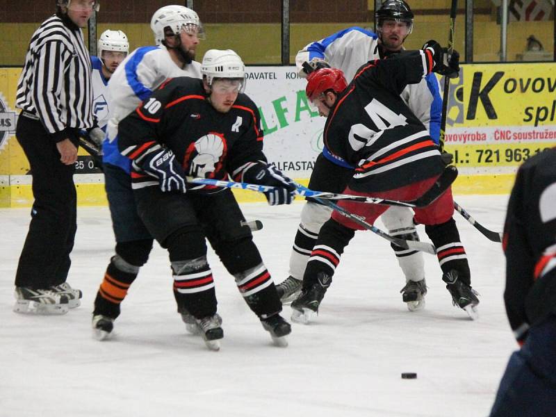 Klatovská hobby liga 2016/2017: AHC Gladiators (černé dresy) - HC Poběžovice 5:1