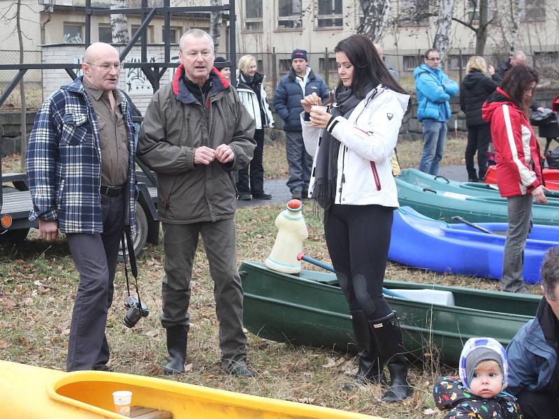 Vánoční splouvání Otavy s Lubomírem Brabec v Sušici. 