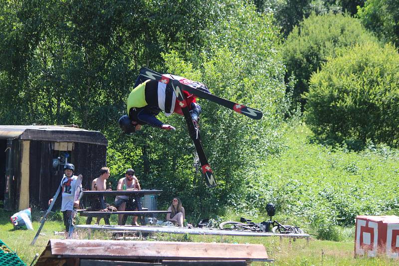 Harakiri water jump na Samotách.