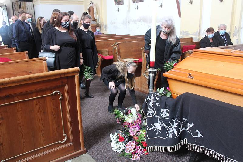 Pohřeb Marie Paluskové v Plánici.