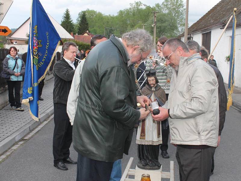 Odhalení sochy sv. Jana Nepomuckého v Čepicích