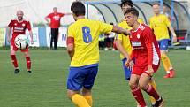 Zatímco na podzim fotbalisté SK Klatovy 1898 (červení) soupeře z plzeňské Doubravky (hráči ve žlutém) porazili 2:1, v sobotní odvetě hrané v rámci 25. kola divize A padli 2:4.