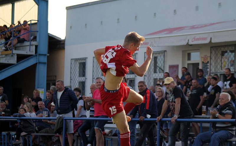 10. kolo FORTUNA divize A: SK Klatovy 1898 (červení) -  SK SENCO Doubravka (žlutí) 2:1 (1:0).