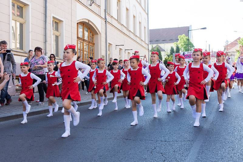 Klatovské mažoretky Modern se zúčastnili postupové oblastní soutěže v Žatci.