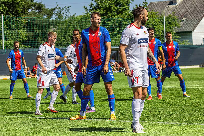 Přátelské utkání: FC Viktoria Plzeň - SK Klatovy 1898 (bílé dresy).