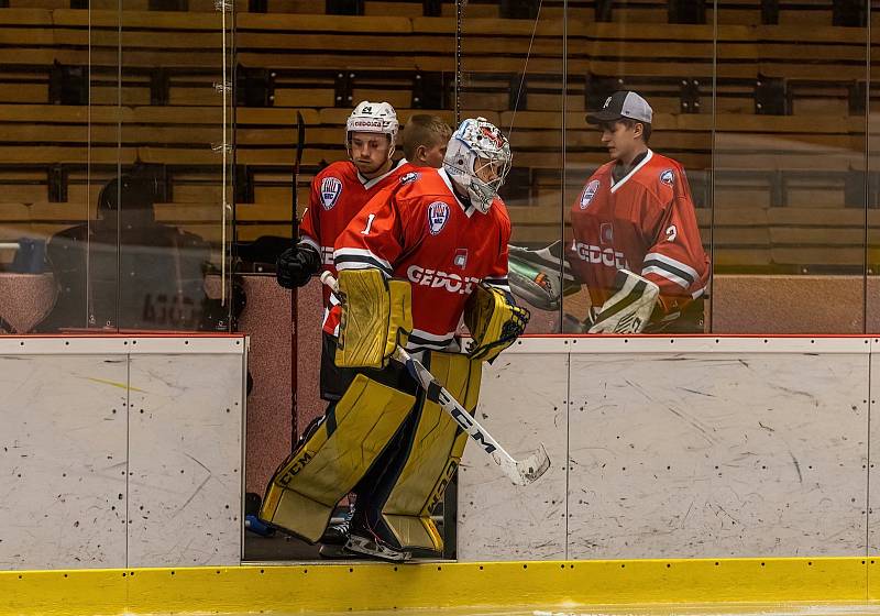 SHC Klatovy - IHC Králové Písek 2:0 (0:0, 0:0, 2:0).