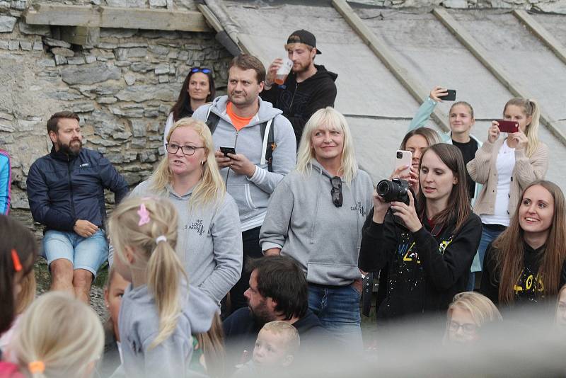 Koncert Marka Ztraceného za čistou Šumavu na Kašperku.