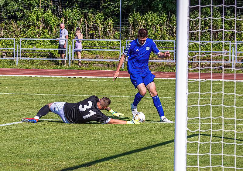 29. kolo I. A třídy: TJ Sušice (modří) - TJ Start Luby 6:1 (3:1).