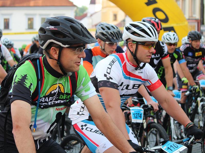 Author Král Šumavy MTB 2018 - Memoriál Františka Šraita: start závodu na 105 km na klatovském náměstí Míru