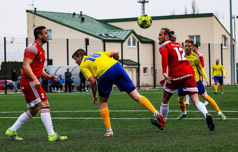 FORTUNA divize A (17. kolo): SK Petřín Plzeň - SENCO Doubravka (žlutí) 0:3.