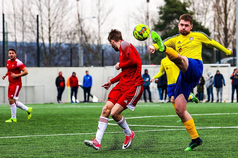 FORTUNA divize A (17. kolo): SK Petřín Plzeň - SENCO Doubravka (žlutí) 0:3.