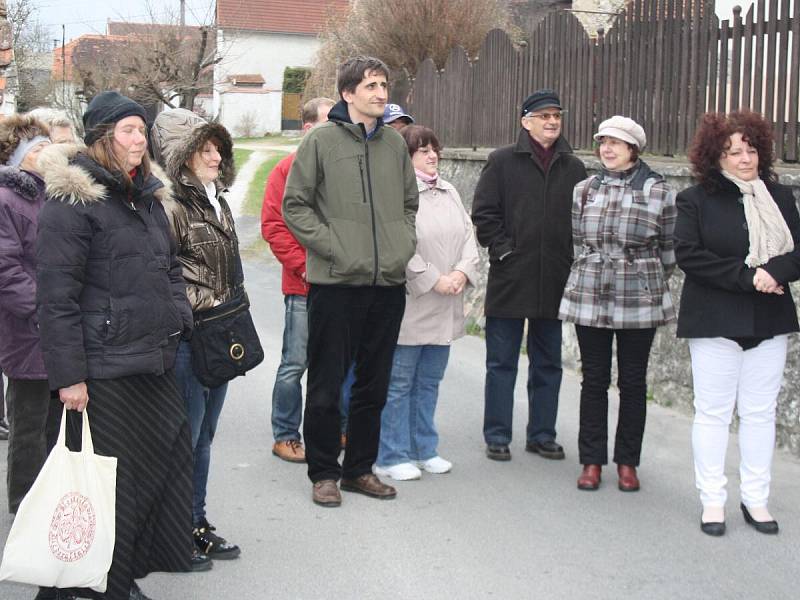 Slavnostní odhalení pamětní desky na počest Josefa Vaněčka v Hejné