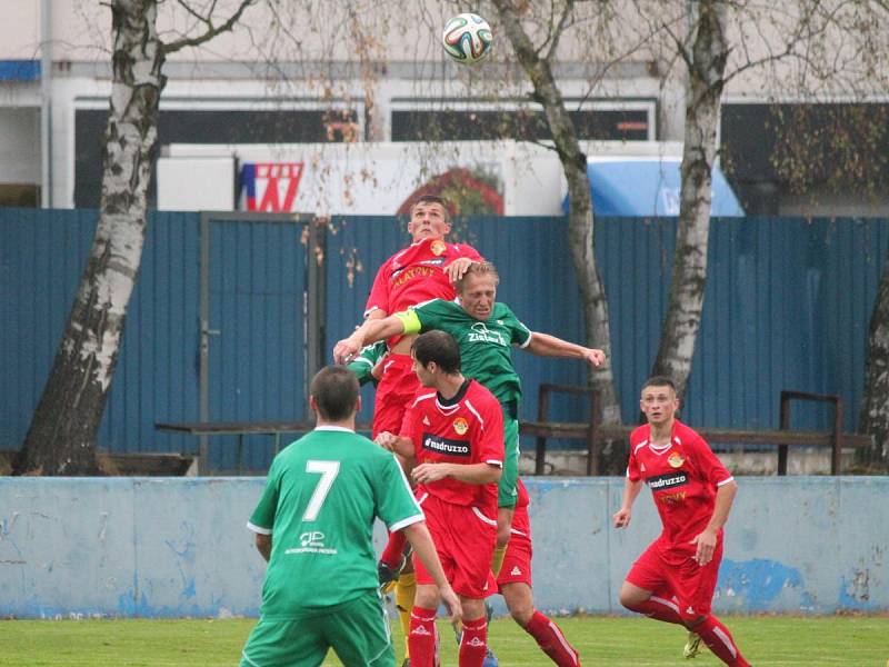 V předehrávaném 4. kole divize podlehly doma Klatovy Karlovým Varům 1:4