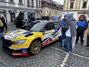 Start 58. ročníku Rallye Šumava na náměstí v Klatovech.