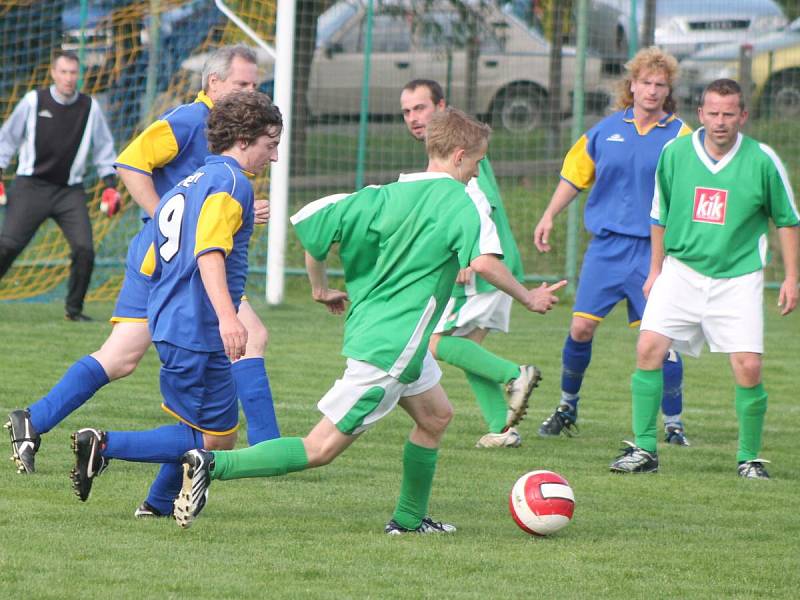 IV. třída, skupina A Ježovy - Dlažov 5:2.