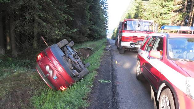 Nabouraná Škoda Octavia, o níž majitel tvrdil, že mu ji ukradli.