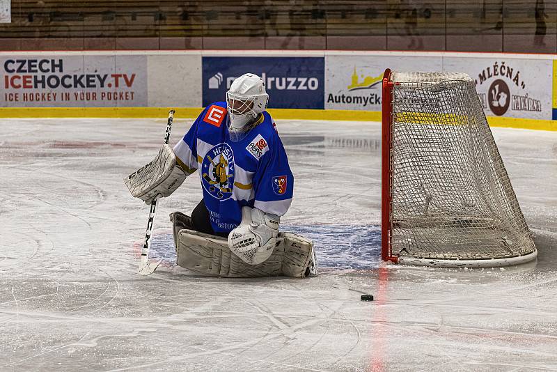 2. liga, skupina Západ (3. kolo): SHC Klatovy (na snímku hokejisté v bílých dresech) - HC Řisuty 6:3 (3:0, 1:1, 2:3).