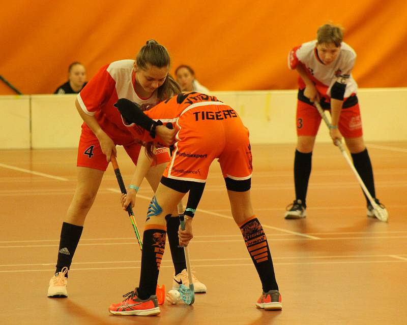 PG 2020 - G14: Sport Club Klatovy (bíločervené dresy) - Tigers Start98 Kunratice (oranžové dresy).