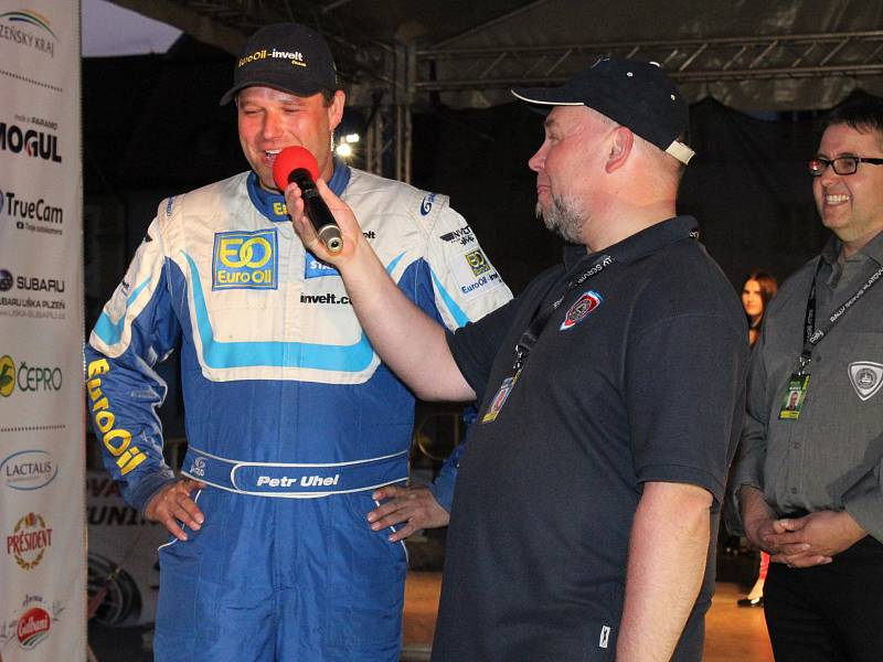 Cíl 53. Rallye Šumava Klatovy na náměstí Míru v Klatovech