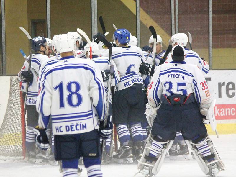 2. liga 2016/2017: SHC Klatovy (červené dresy) - HC Děčín 1:4