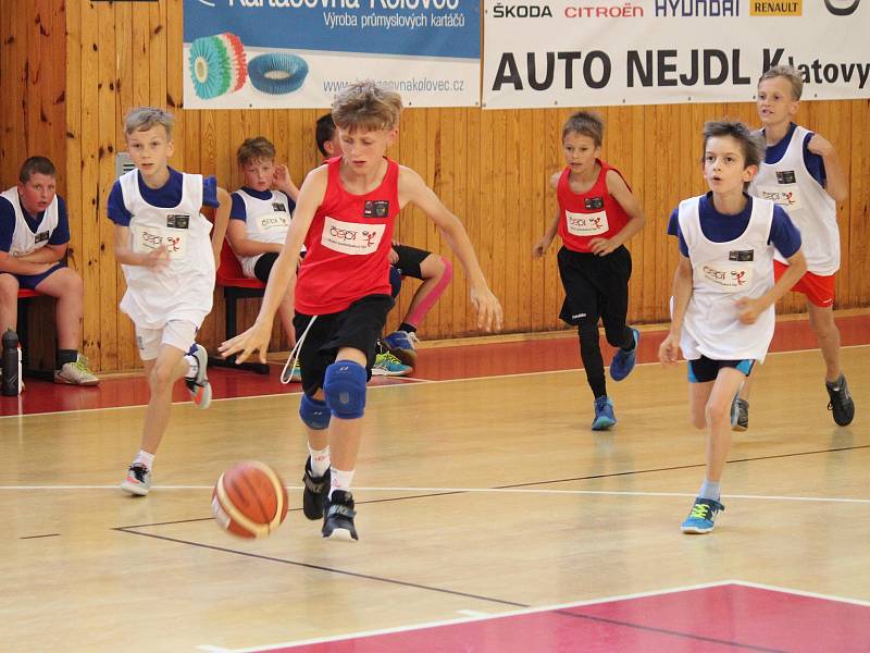 Krajské kvalifikační kolo Junior NBA 2018 v Klatovech: ZŠ Švihov (červené dresy) - ZŠ Mrákov