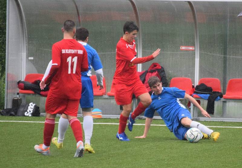 5. kolo krajské I. B třídy (skupina B): SK Klatovy 1898 B (na snímku fotbalisté v červených dresech) - TJ Sokol Štěnovice (modří) 6:1.