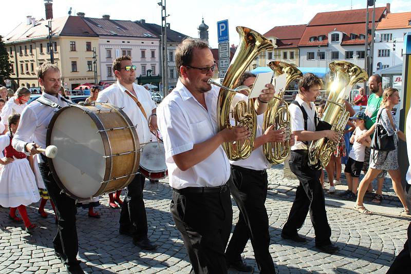 Zahájení klatovské pouti a průvod spolků 2017