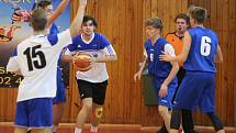 Basketbal, krajské finále SŠ: Gymnázium Klatovy (modří) - Gymnázium Domažlice