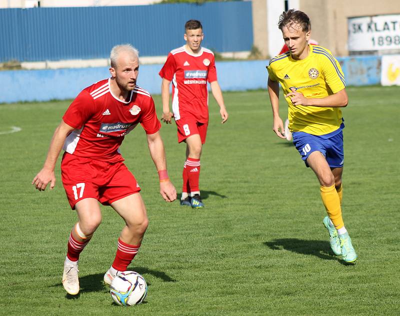 Zatímco na podzim fotbalisté SK Klatovy 1898 (červení) soupeře z plzeňské Doubravky (hráči ve žlutém) porazili 2:1, v sobotní odvetě hrané v rámci 25. kola divize A padli 2:4.