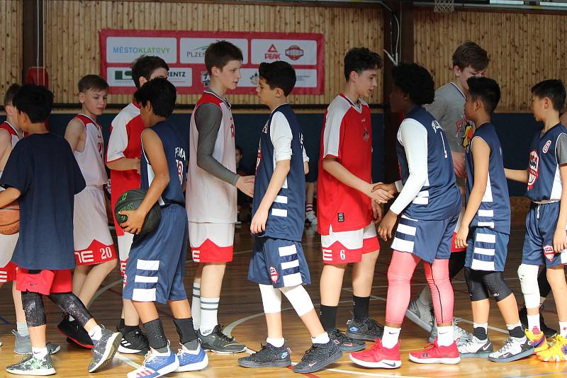 Zápas hochů U14 BK Klatovy - USA na Easter Cupu v Klatovech.